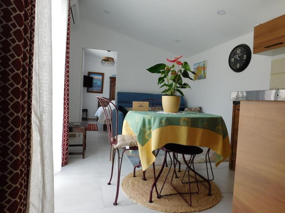 Maisonnette De Jardin Марсилия Екстериор снимка